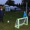 Korisnici vrtnih parcela u Mandlovoj dobili igralište, nakon štihanja i rezidbe igraju nogomet