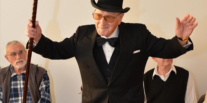 NAJSTARIJI step plesač oduševio plesom i na proslavi svog 91. rođendana