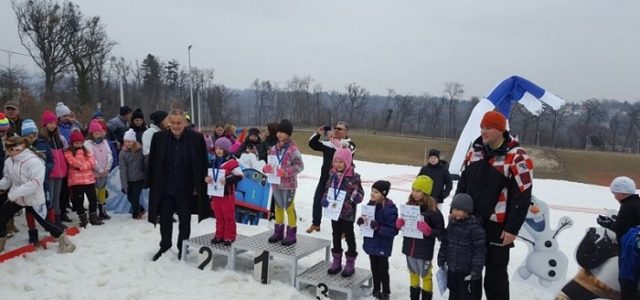 Na livadi na Cmroku prvi puta održano natjecanje u skijaškom trčanju