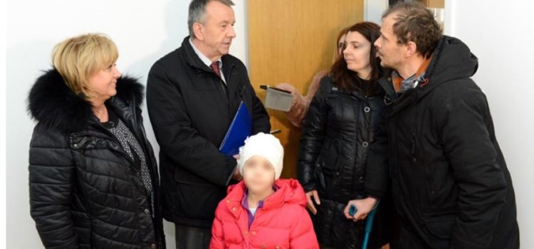 GRAĐANI POMOGLI Teško bolesni Tata iz tramvaja, s obitelji uselio u gradski stan u Jelkovcu