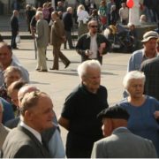 HRVATSKA NESTAJE: Stariji umiru od gladi i tuge, mladi odlaze zbog nepravde, političare baš briga!