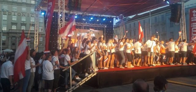 Na Trgu bana Jelačića, uz defile svih sudionika, svečano otvorene četvrte Hrvatske svjetske igre