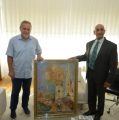 Veleposlanik Indije na odlasku iz Zagreba poklonio Bandiću sliku Katedrale koju je sam naslikao