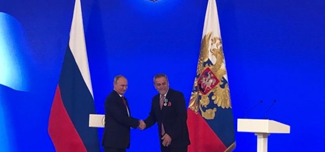 Putin osobno u Kremlju uručio gradonačelniku Bandiću odlikovanje Red prijateljstva