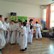 Predstavljajući razne načine obilježavanja Uskrsa, izravno se spojili učenici hrvatskog podrijetla u četiri države
