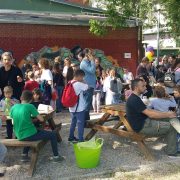 FESTIVAL U ŠKOLSKOM VRTU: Ugodno druženje učenika, roditelja i nastavnika uz brojne zabavne sadržaje