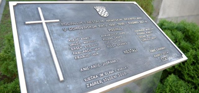 Položili vijence kod Spomenika poginulim i nestalim braniteljima – djelatnicima ZET-a
