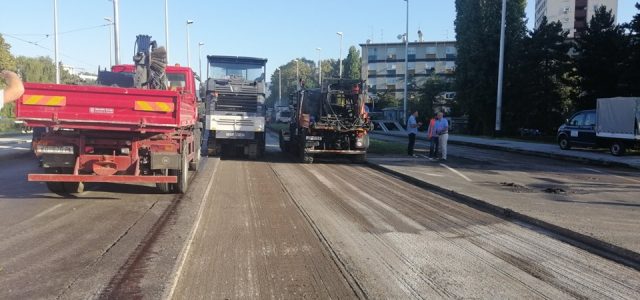 PROMETNI ČEP U ZAGREBU: Radovi na obnovi istočnog kolnika Držićeve izazvali velike gužve