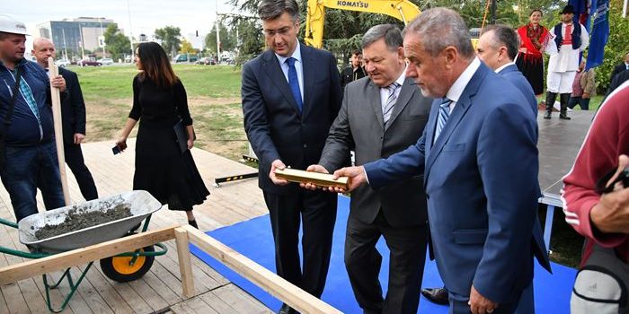 NOVA GRADSKA VRATA: Započela izgradnja Spomenika domovini – ispred Koncertne dvorane Lisinski
