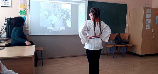 PROJEKT KORIJENI: Učenici hrvatske nastave iz Bavarske, Subotice, Žepča i Vukovara povezali se videokonferencijom
