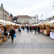 HRVATSKA TRADICIONALNA PROIZVODNJA Na Trgu otvoren Sajam zimnice i autohtonih proizvoda