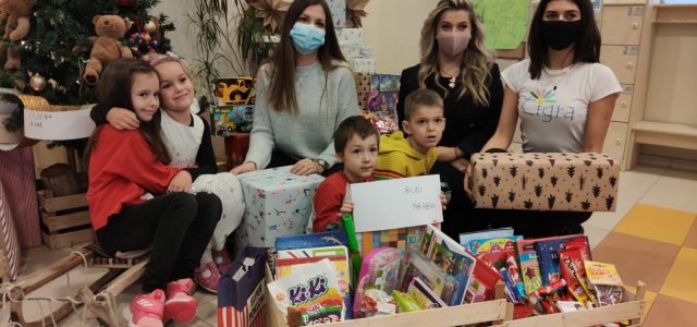 Studentice Medicine i djeca iz vrtića pripremili božićne darove za djecu u zagrebačkim bolnicama