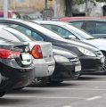 Grad Zagreb: Ne parkirajte na zelenim površinama već na parkingu; bude li štete, Grad će ju platiti