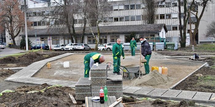 Radnici obnavljaju nogostup u Poljičkoj, ceste u Vrbiku te u drugim dijelovima Trnja