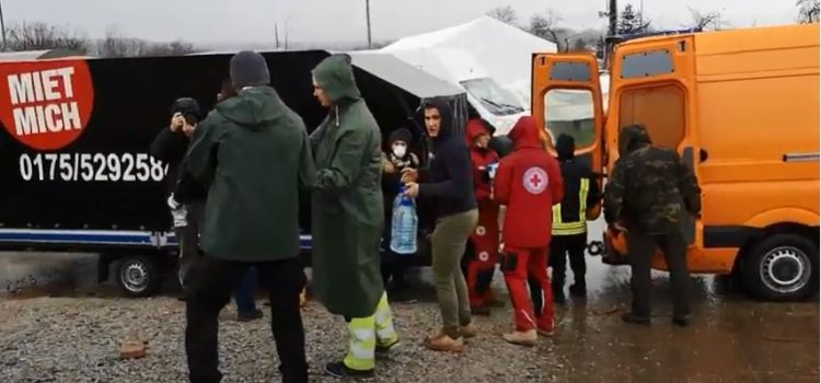 SRAMOTA I U TOPUSKOM: Potrebitima naplaćivali da dobiju pomoć od Crvenog križa?!
