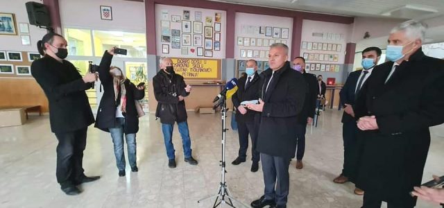 ZAJEDNIČKA POTPORA: I Hrvati iz BiH sudjeluju u obnovi osnovne škole u Petrinji