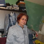 Majka s djecom živi u opasno vlažnom podrumu: ‘Socijalna radnica odbila je ući jer joj unutra smrdi’