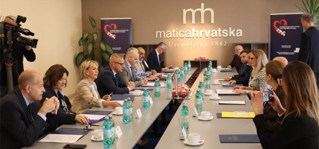 IZRAZ DEMOKRATIČNOSTI: Nastavljen rad na zaštiti nacionalnih manjina između Hrvatske i S. Makedonije