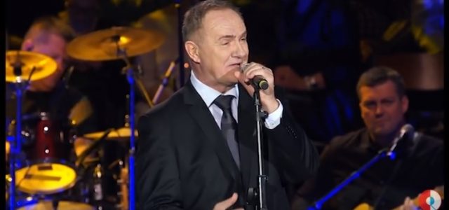 POVRATAK, A NE ODLAZAK: Mate Bulić pjeva za povratnike; cilj je potaknuti zajedništvo domovine i iseljeništva