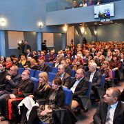 Bozanić kritizirao obrazovnu reformu, Bandić traži širu primjenu demografske mjere MAJKE ODGAJATELJICE