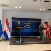 Zaključak sjednice: Poboljšana razina manjinskih prava hrvatske manjine u S. Makedoniji te makedonske u RH
