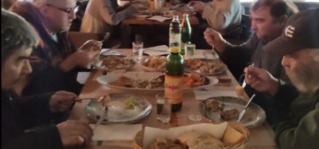 Ekskluzivni restoran na Trgu bana Jelačića novogodišnjim ručkom počastio 20 beskućnika
