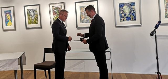 Predsjednica Mađarske odlikovala Zvonka Milasa za uspjehe u zaštiti hrvatske i mađarske manjine